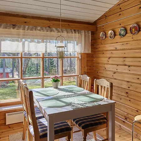 Kukkula - Ac, Fireplace & Wood-fired Sauna * Porvoo