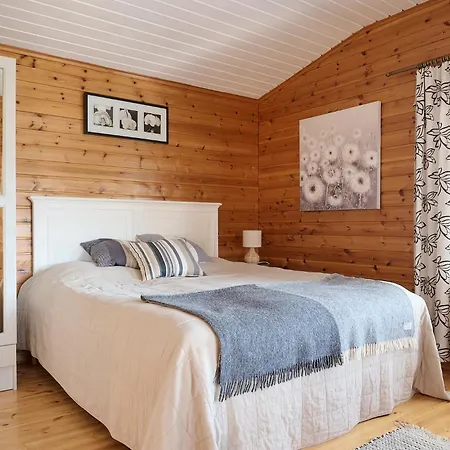 Kukkula - Ac, Fireplace & Wood-fired Sauna Chalet