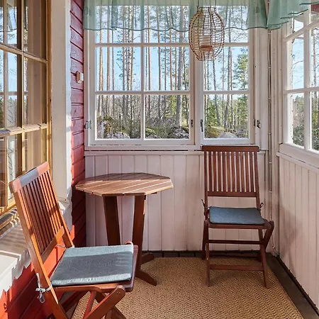 Kukkula - Ac, Fireplace & Wood-fired Sauna Chalet Porvoo