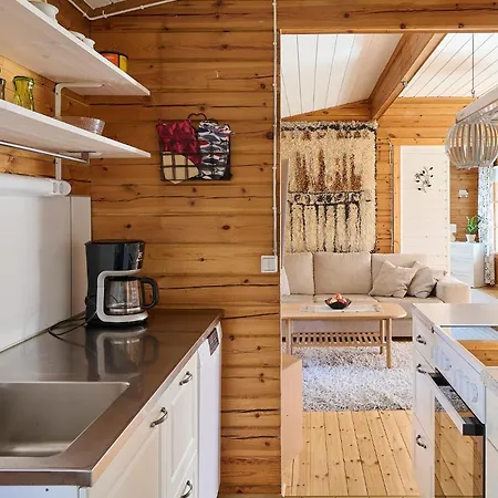 Kukkula - Ac, Fireplace & Wood-fired Sauna * Porvoo